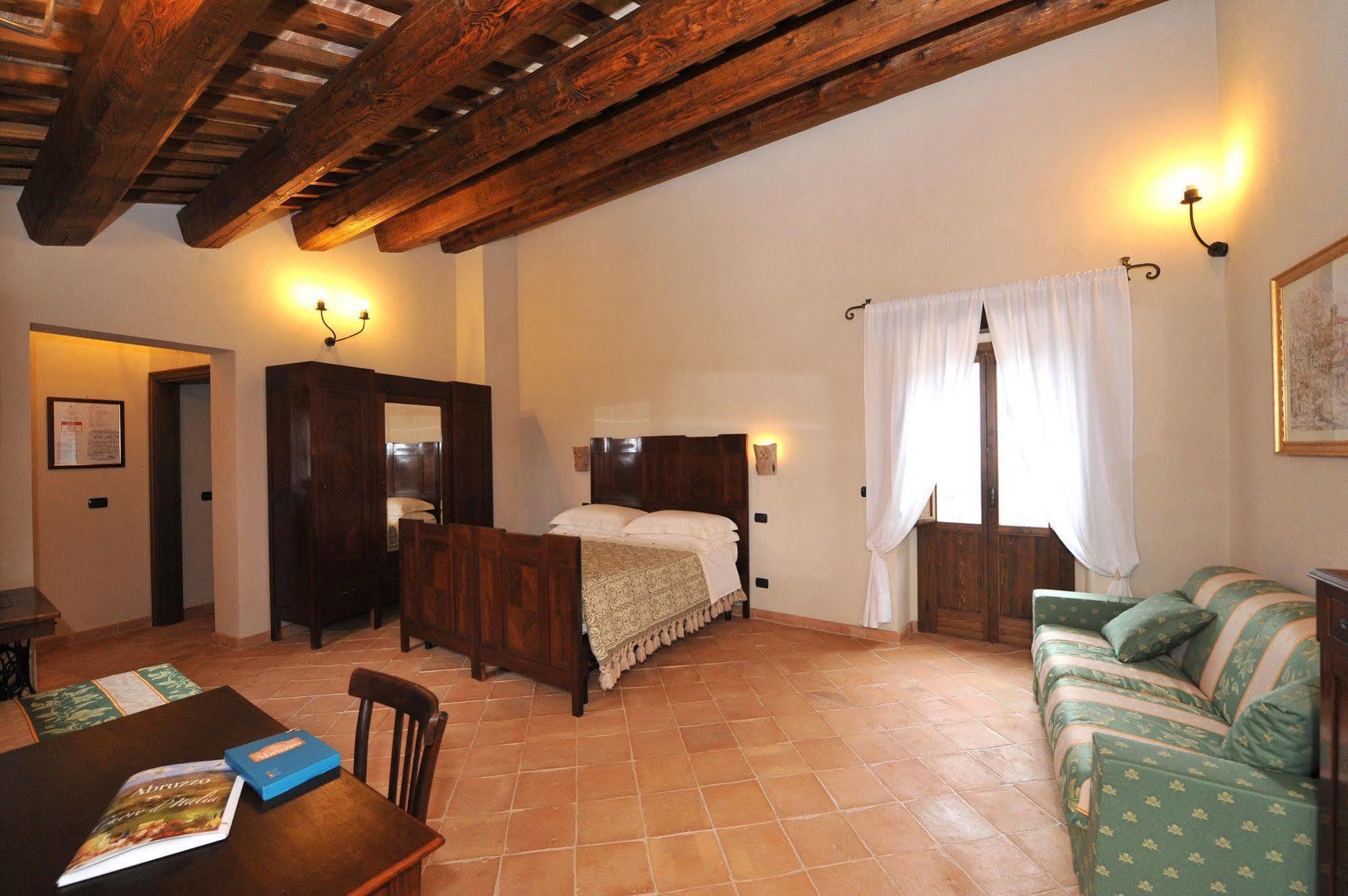 Agriturismo Borgo San Martino Abbateggio Buitenkant foto